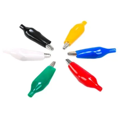 ¿Se pueden utilizar pinzas de cocodrilo de metal para conexiones LED?